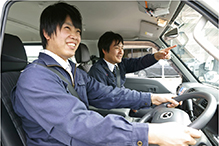 今日も元気に営業に出発!／新卒採用サイト：池田ハルク