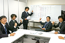 頼りになる上司・仲間の存在が心強い／新卒採用サイト：池田ハルク